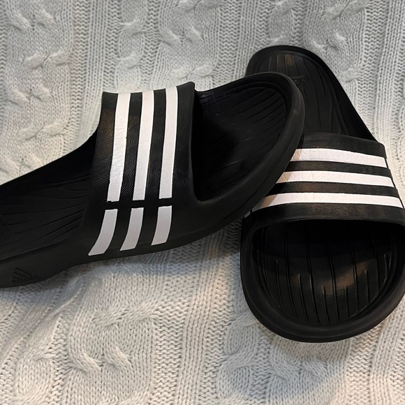Unisex adidas slides - Picture 6 of 8